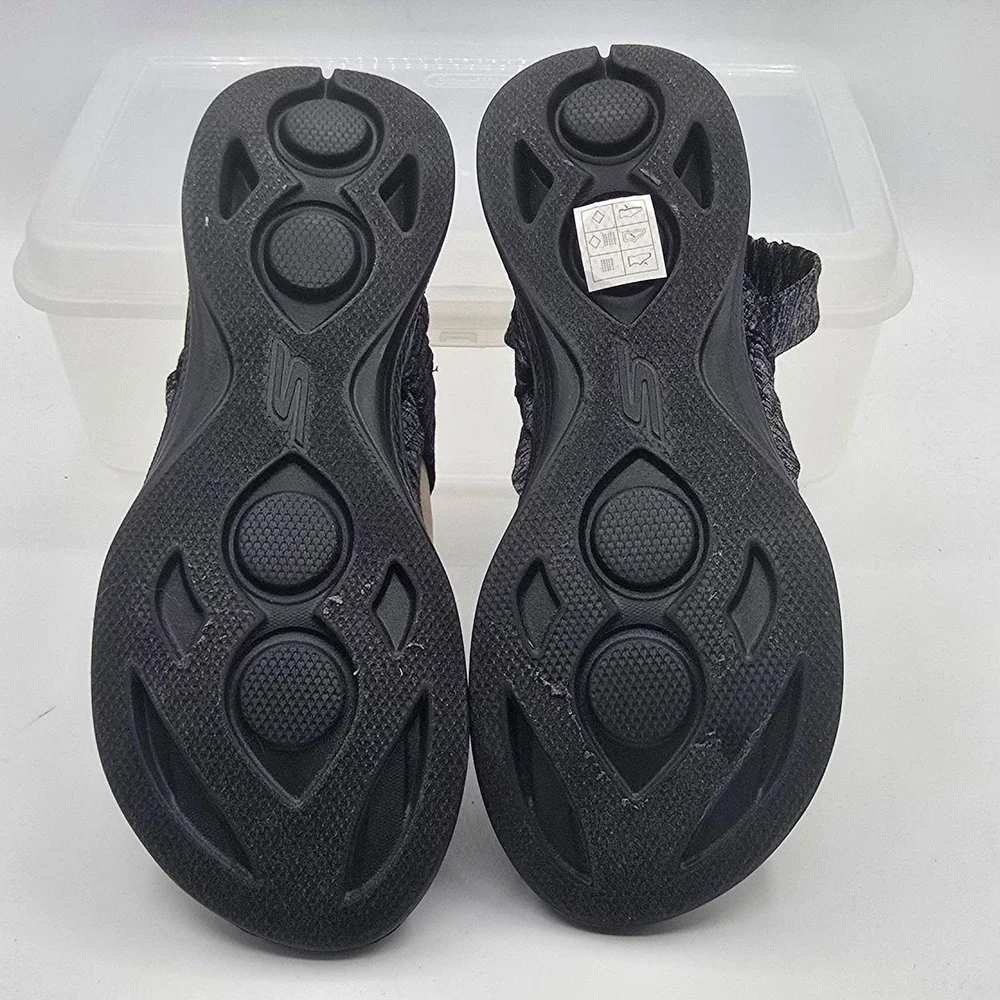 Skechers Sandals Womens Size 10 Black Goga Max Strappy Stretch Comfort Shoes